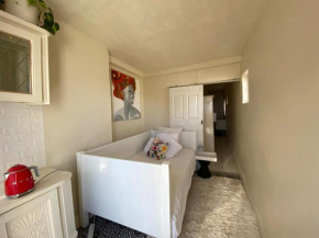 Charming 1-Sleeper Unit U2 !